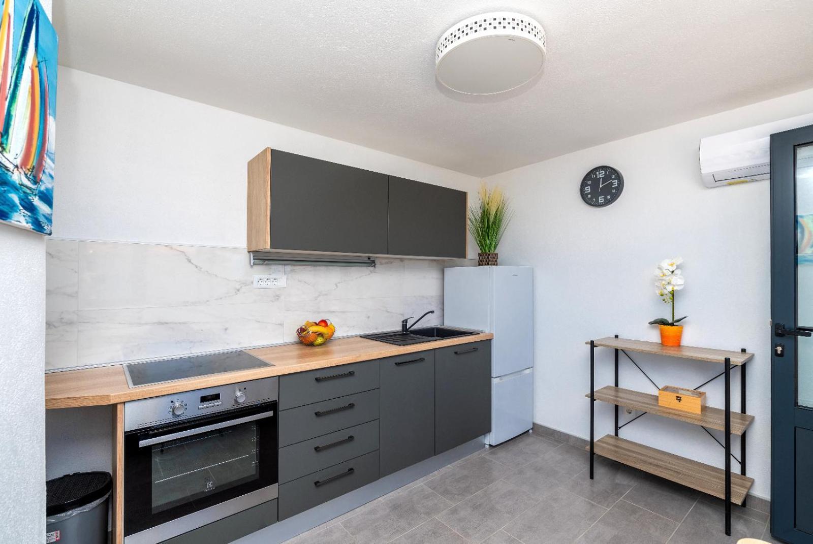 Apartman Pinto Makarska Exterior photo